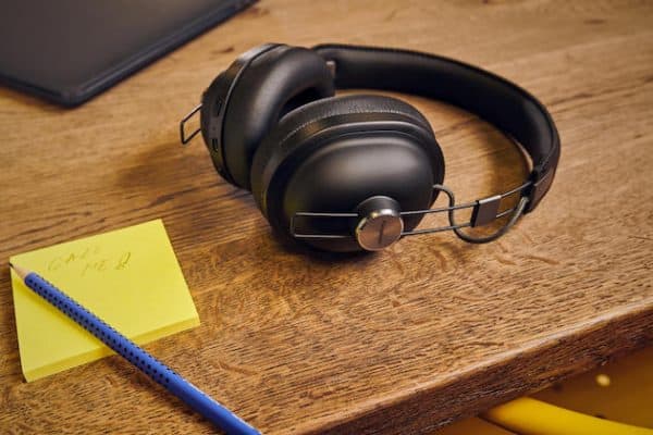 Active Noise Cancelling arbeitet mit Antischall gegen Umgebungslärm.